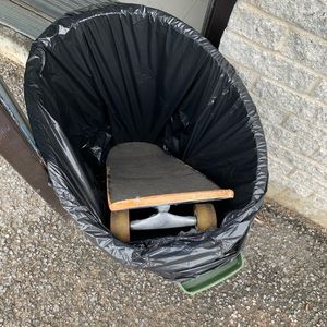 Meet your Posher, Eugénie